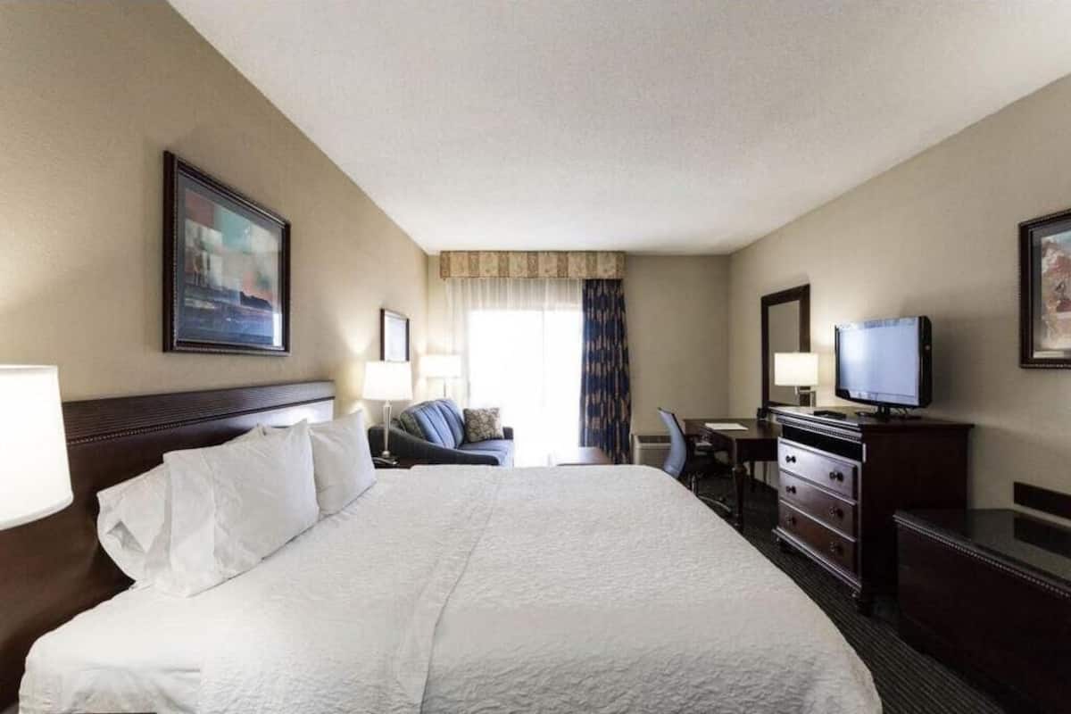 Literie hypoallergénique, surmatelas, coffres-forts dans les chambres