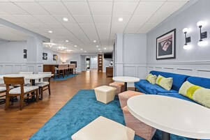 Desayuno continental incluido todos los días 