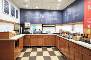 Free daily continental breakfast  - Hampton Inn Bordentown (Bordentown)