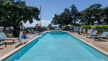 Piscina a l'aire lliure