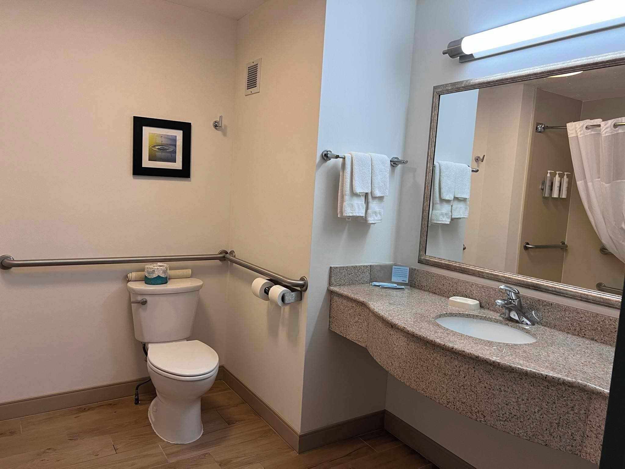 double room, accessible | bathroom | hair dryer, towels