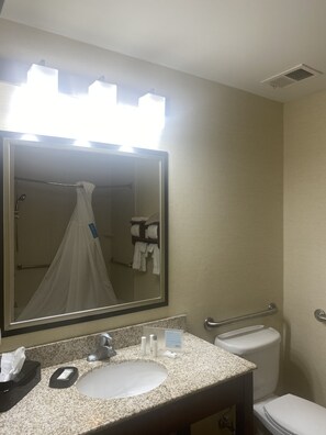 Room, 2 Queen Beds, Non Smoking | Bathroom | Combined shower/tub, hair dryer, towels