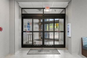 Lobby - Hampton Inn Front Royal (Front Royal)