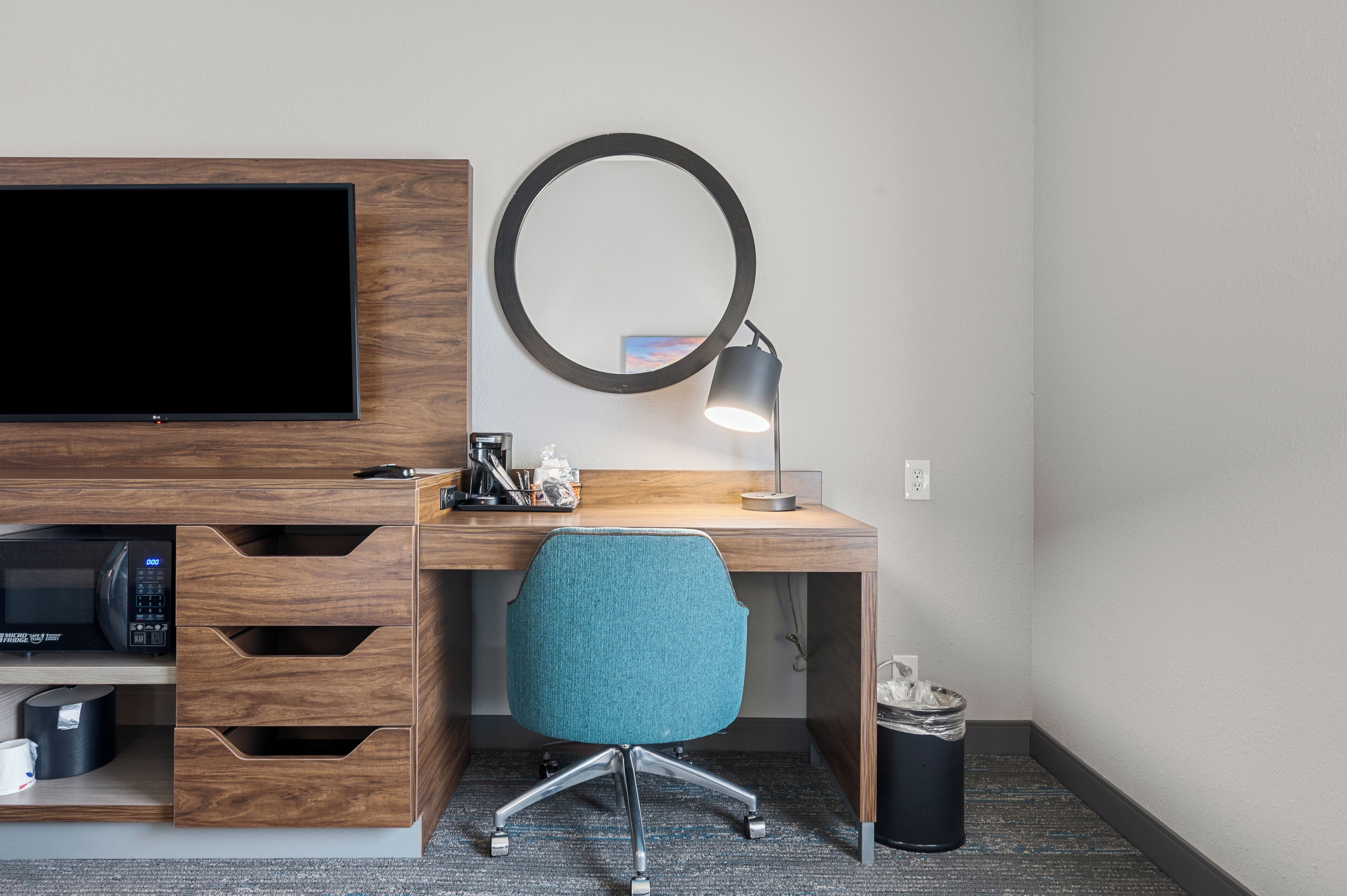 hypo-allergenic bedding, in-room safe, desk, blackout curtains