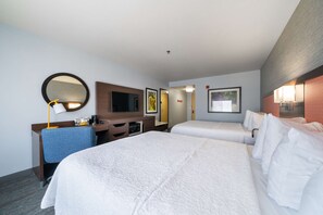 2 camas de matrimonio Queen, no fumadores | Escritorio, espacio para trabajar con un portátil, cortinas opacas