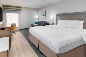 Caja de seguridad en la habitación, escritorio y cortinas blackout