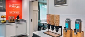 Hampton Inn Hartford/Airport