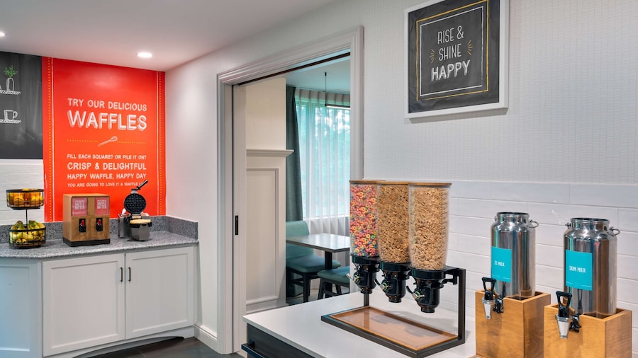 Hampton Inn Hartford/Airport
