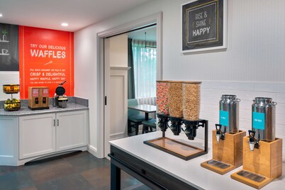 Hampton Inn Hartford/Airport