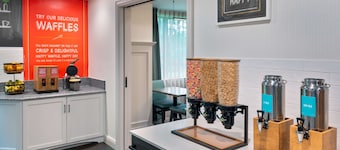 Hampton Inn Hartford/Airport
