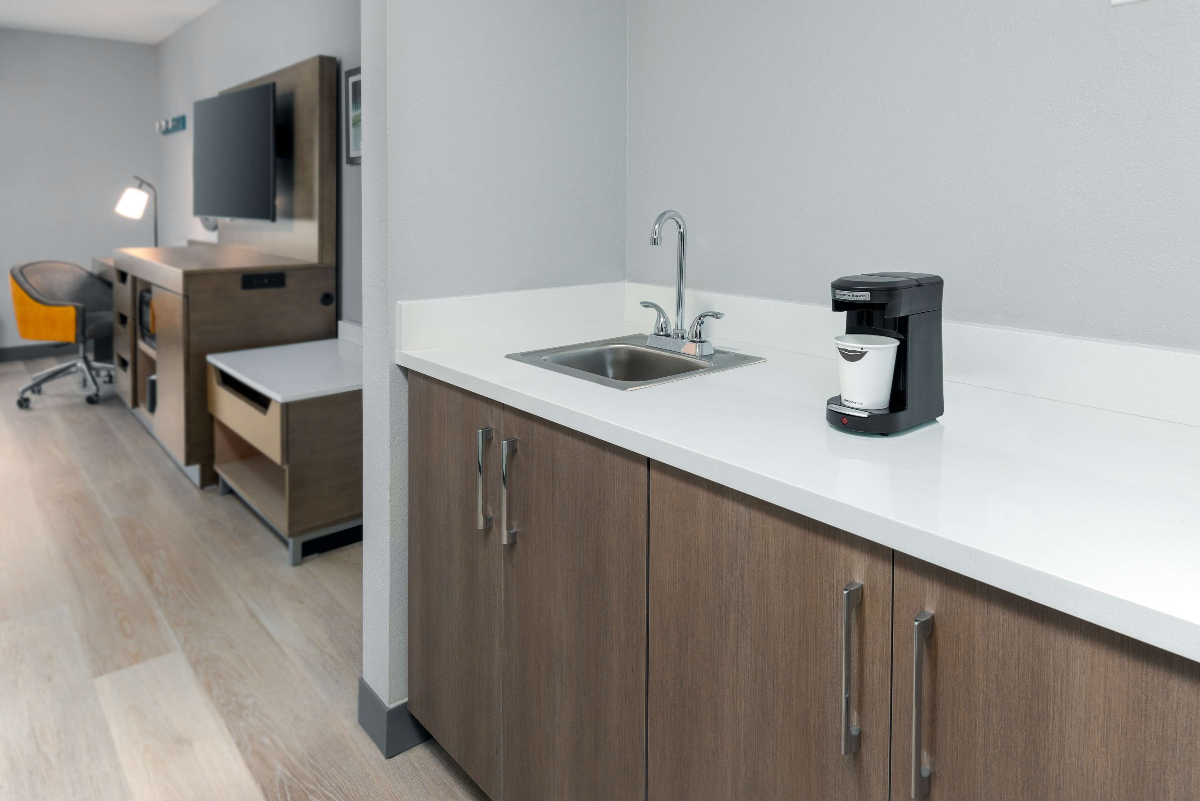 Room, 1 King Bed, Non Smoking, Refrigerator &amp; Microwave | In-room safe, desk, blackout curtains, iron/ironing board