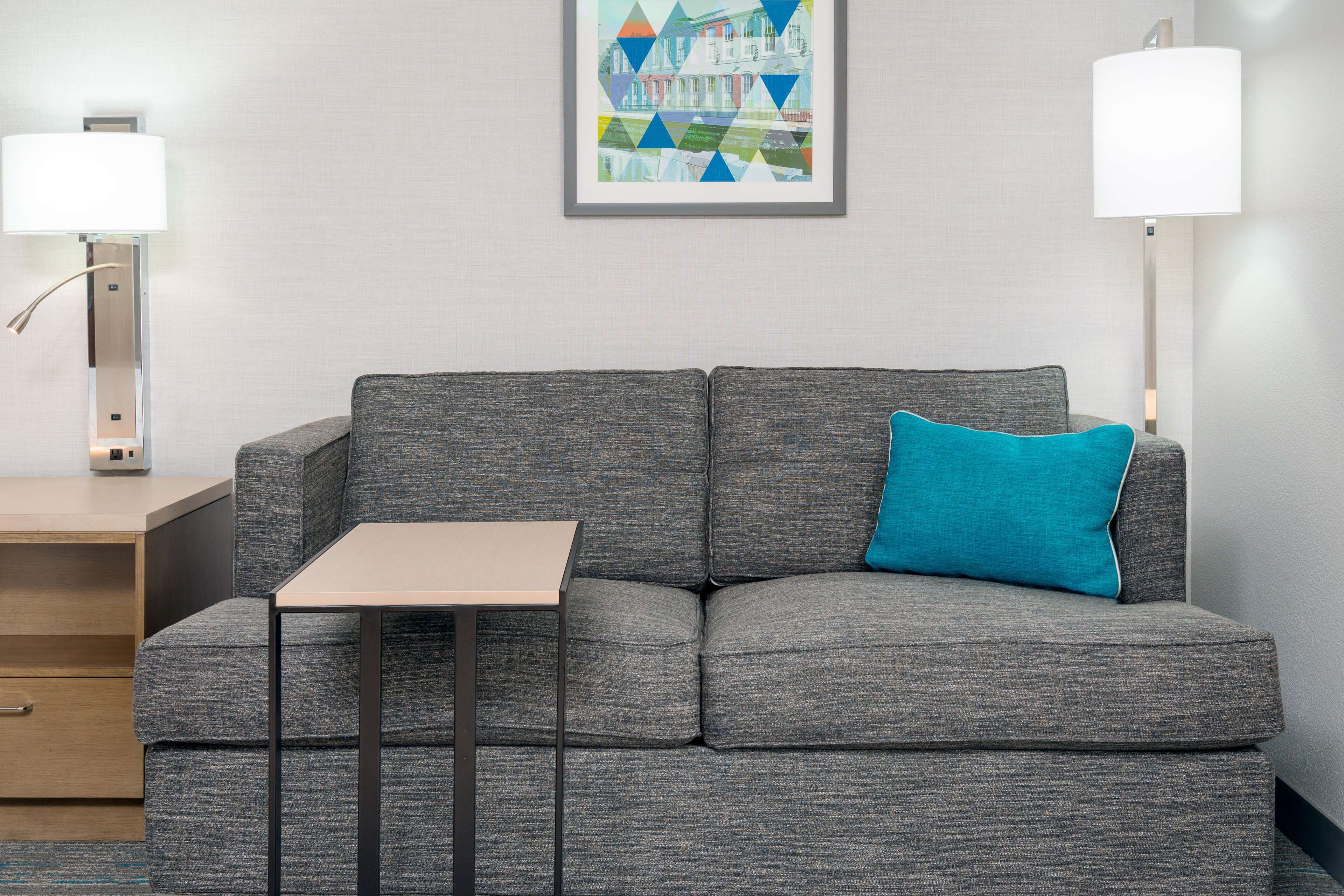 40-inch flat-screen tv with digital channels, tv