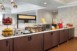 Petit déjeuner buffet compris tous les jours