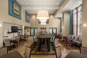 Lobby - Hampton Inn & Suites Bluffton-Sun City (Bluffton)
