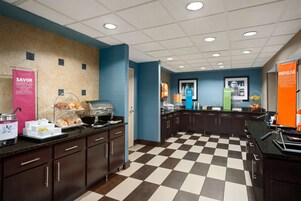 Desayuno para llevar gratuito y diario