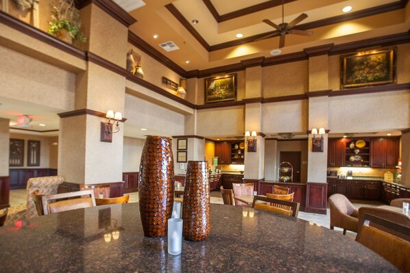 Buffet déjeuner gratuit tous les jours