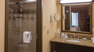 One King Studio Suite Non Smoking | Bathroom