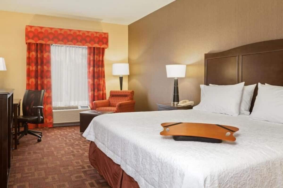 Premium bedding, pillowtop beds, in-room safe, desk