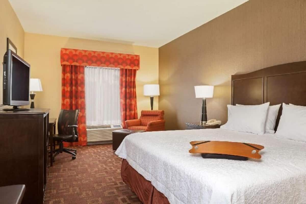 Premium bedding, pillowtop beds, in-room safe, desk