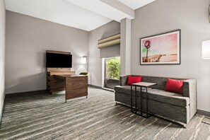 One bedroom suite one king non smoking | Premium bedding, pillowtop beds, in-room safe, desk