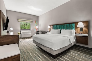 One king bed non smoking | Premium bedding, pillow-top beds, in-room safe, desk - Hampton Inn Elkton (Elkton)