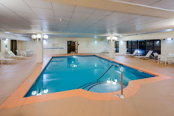 Indoor pool - Hampton Inn & Suites Augusta West (Augusta)