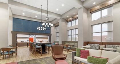 Hampton Inn & Suites Augusta West
