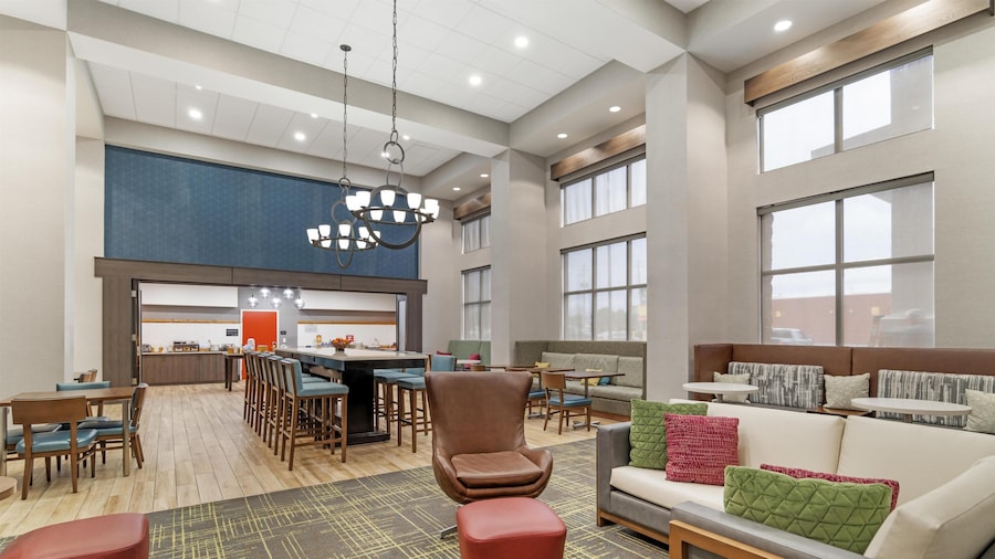 Hampton Inn & Suites Augusta West
