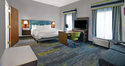 Hampton Inn & Suites Augusta West