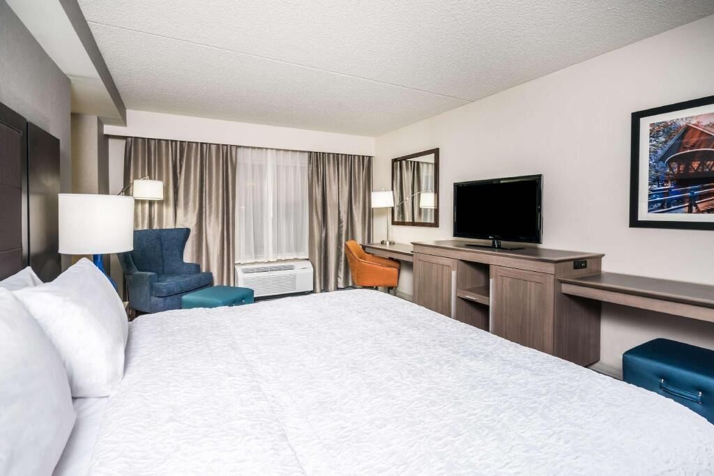 In-room safe, desk, iron/ironing board, free cribs/infant beds
