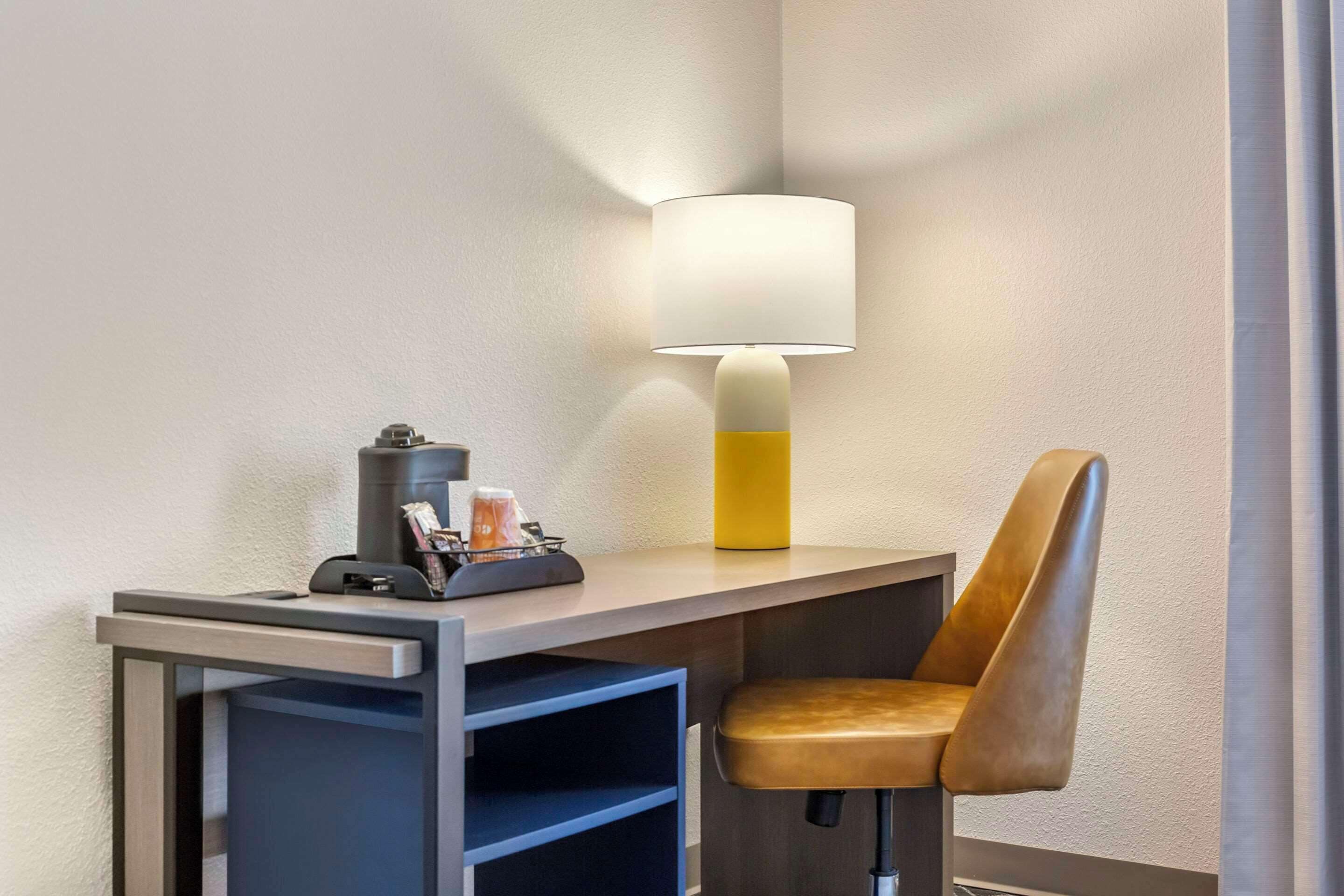 room, 1 king bed, accessible, non smoking | 1 bedroom, premium bedding, pillow-top beds, in-room safe