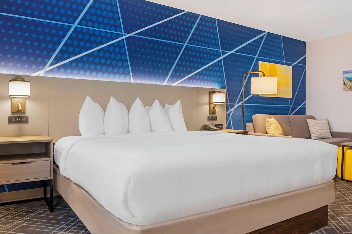 1 bedroom, premium bedding, pillow-top beds, in-room safe