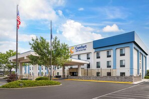 Exterior - Comfort Inn & Suites Rapid City near Mt. Rushmore (Rapid City)