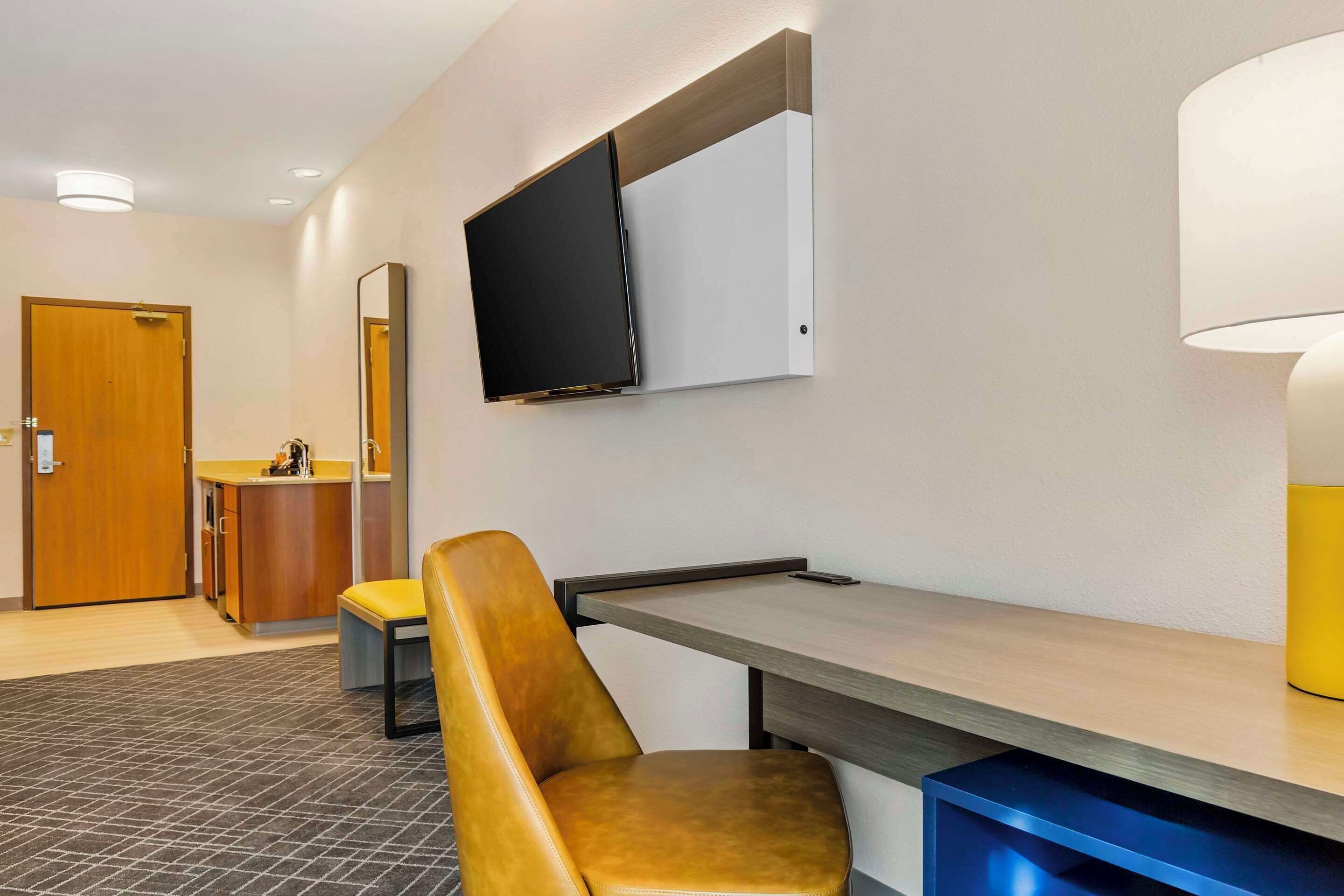 suite, 2 queen beds, non smoking | 1 bedroom, premium bedding, pillow-top beds, in-room safe