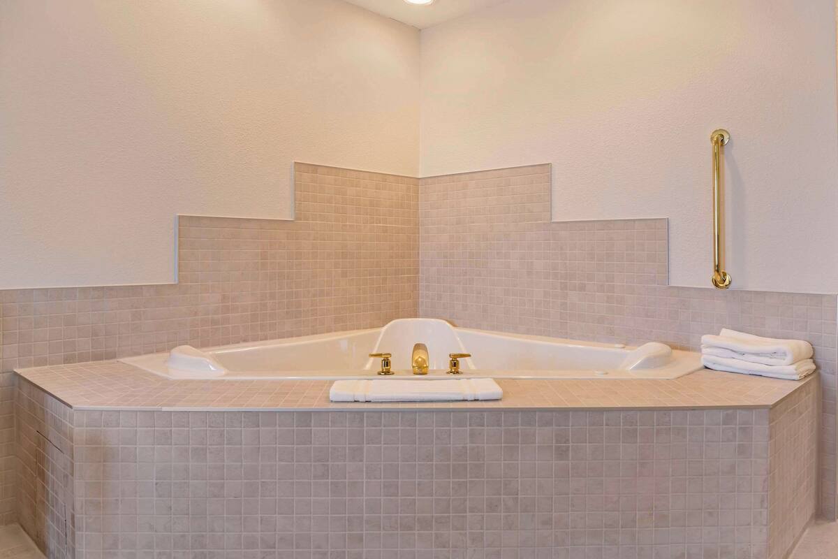 suite, 1 king bed with sofa bed, non smoking | 1 bedroom, premium bedding, pillow-top beds, in-room safe