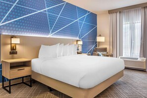 Værelse - 1 kingsize-seng - handicapvenligt - ikke-ryger (Roll-in Shower) | Premium-sengetøj, senge med topmadrasser, pengeskab på værelset