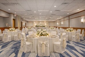 Indoor wedding - Comfort Inn & Suites Rapid City near Mt. Rushmore (Rapid City)