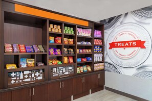 Snack bar - Hampton Inn & Suites Sacramento-Cal Expo (Sacramento)