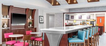 Hampton Inn & Suites Sacramento-Cal Expo