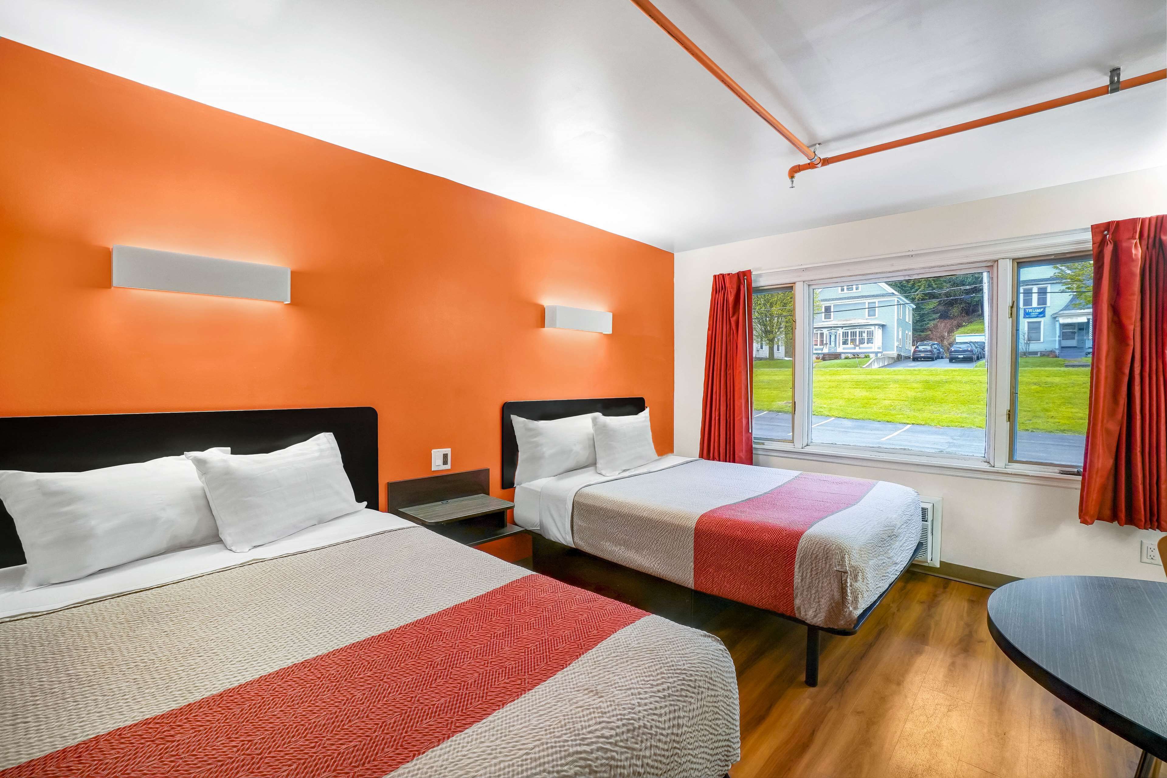 Free WiFi, bed sheets