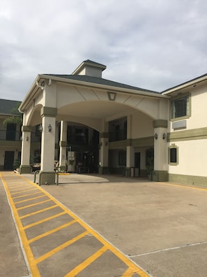 Property entrance - Scottish Inns & Suites at NRG Park (Houston)