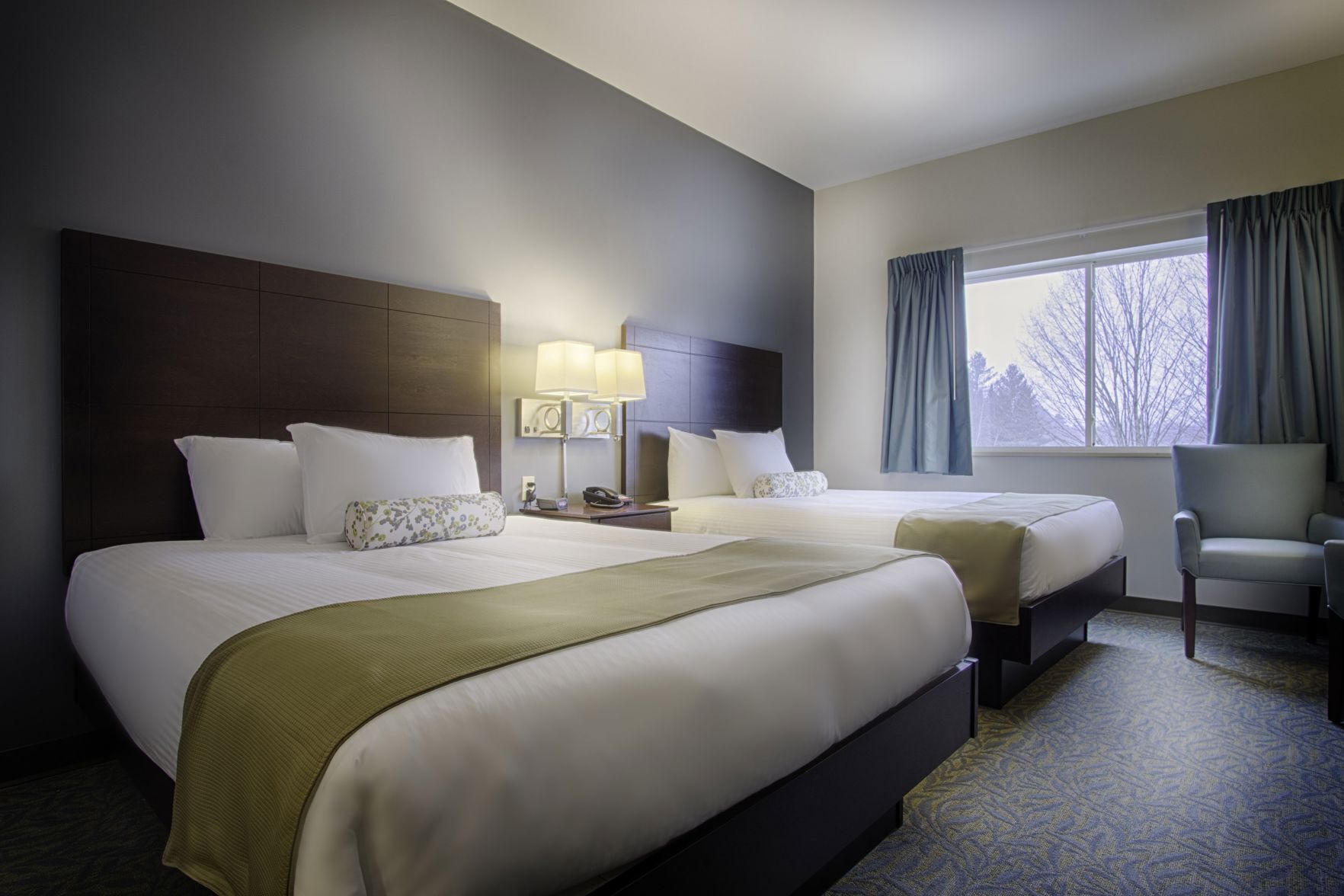 Premium bedding, in-room safe, desk, blackout drapes