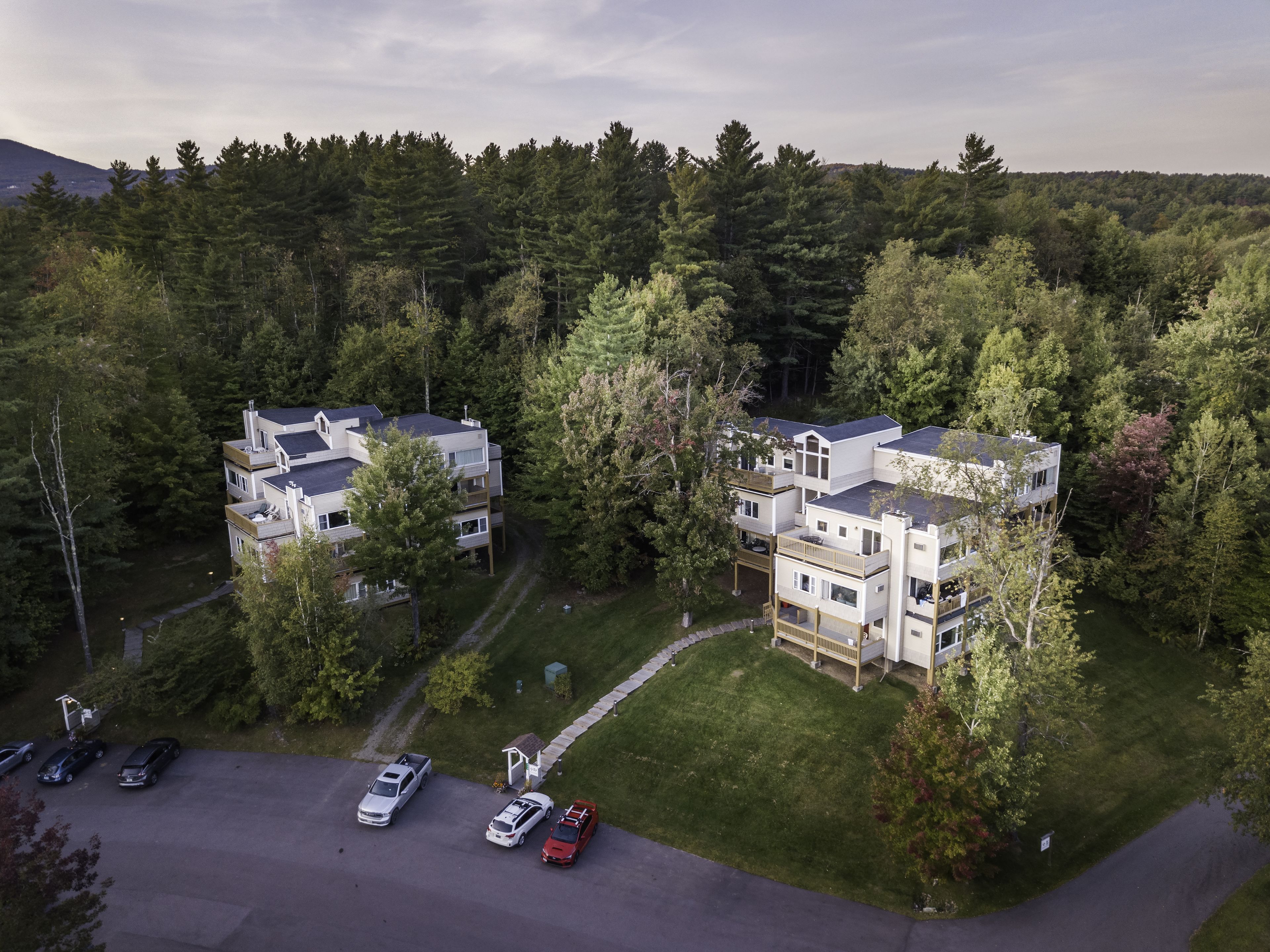 three bedroom condo located at mountainside resort | terrace/patio