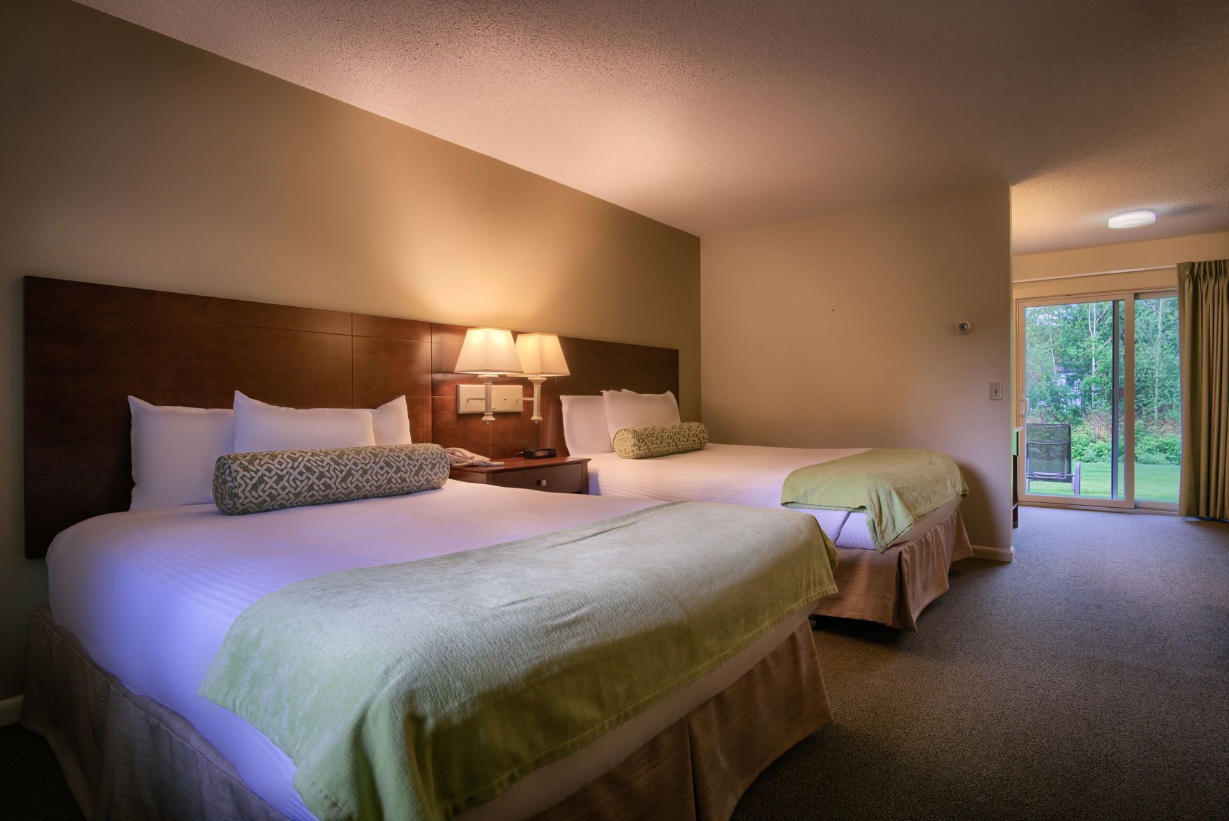 Premium bedding, in-room safe, desk, blackout drapes