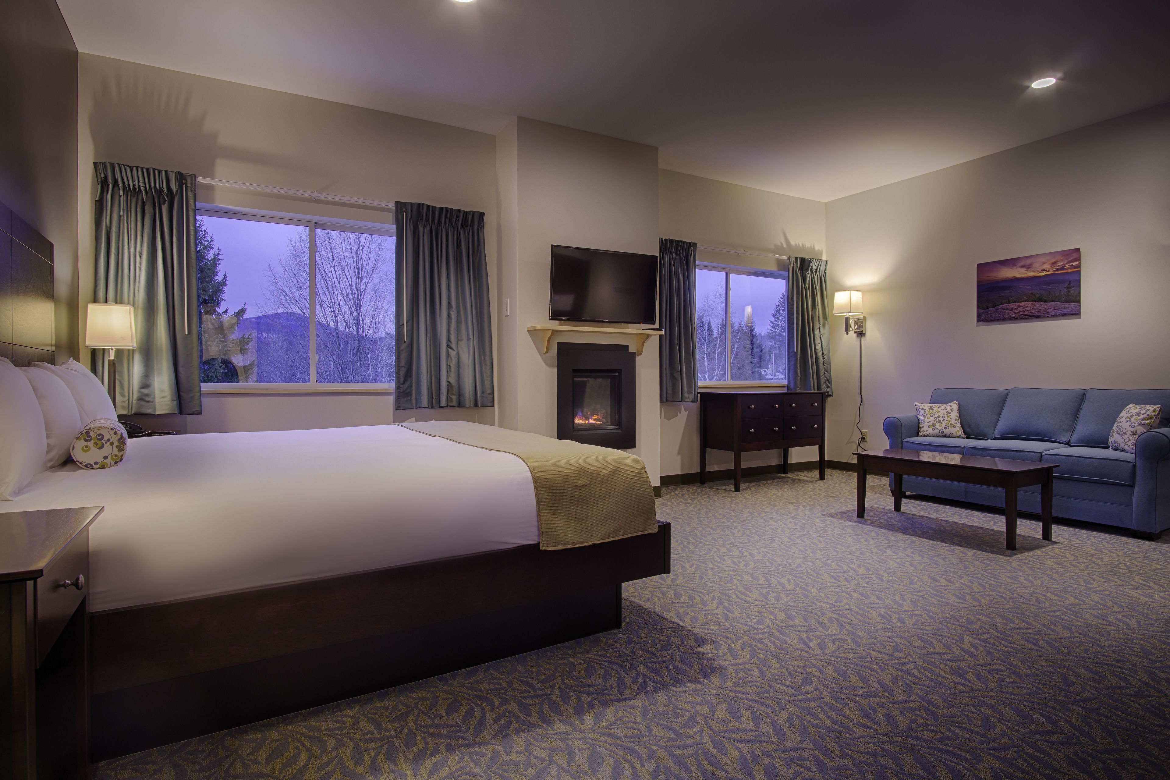 Deluxe Suite | Premium bedding, in-room safe, desk, blackout curtains