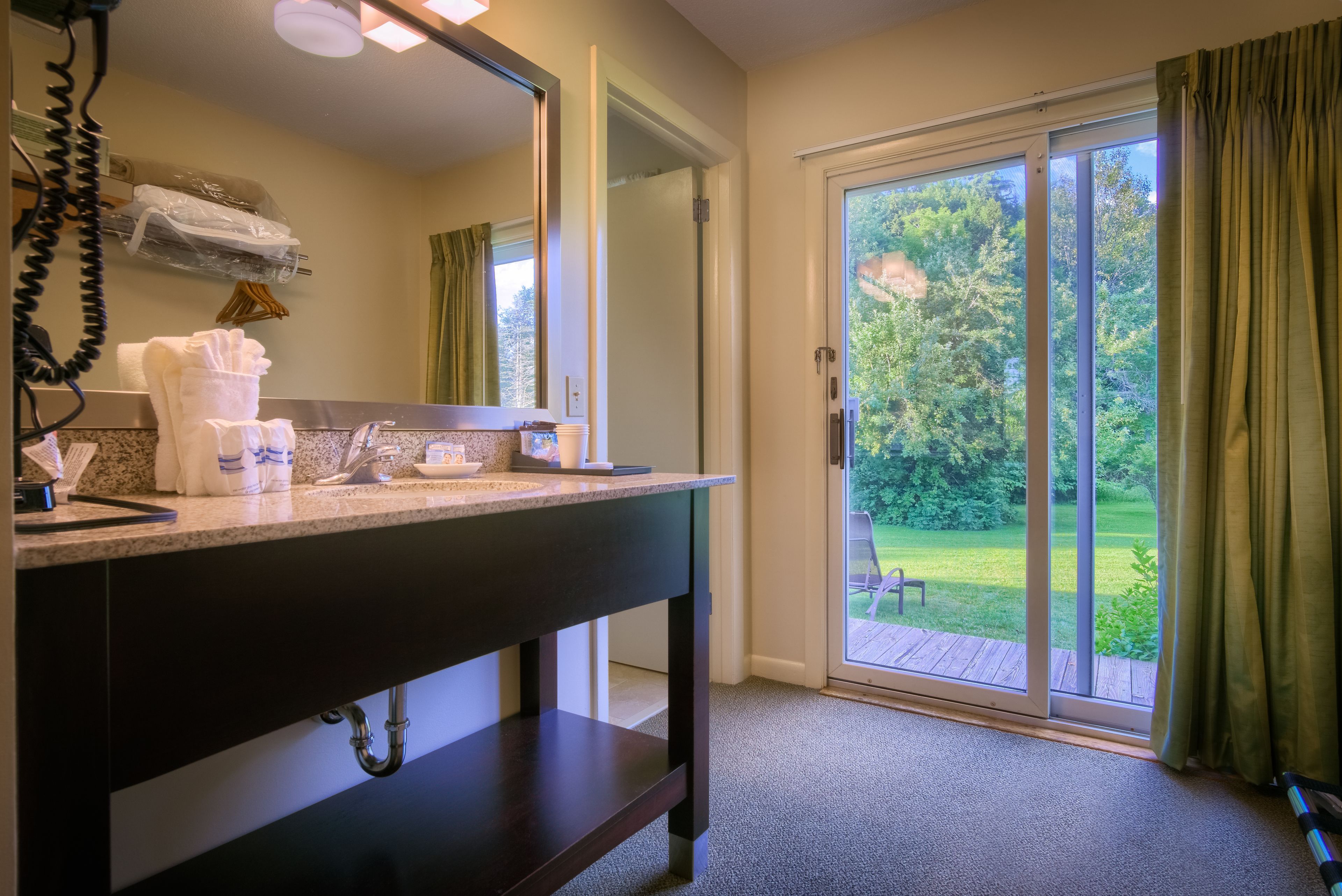 3 bedrooms, premium bedding, in-room safe, desk