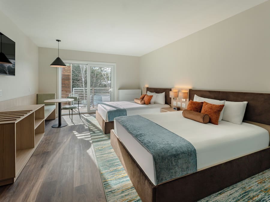 Premium bedding, in-room safe, desk, blackout curtains
