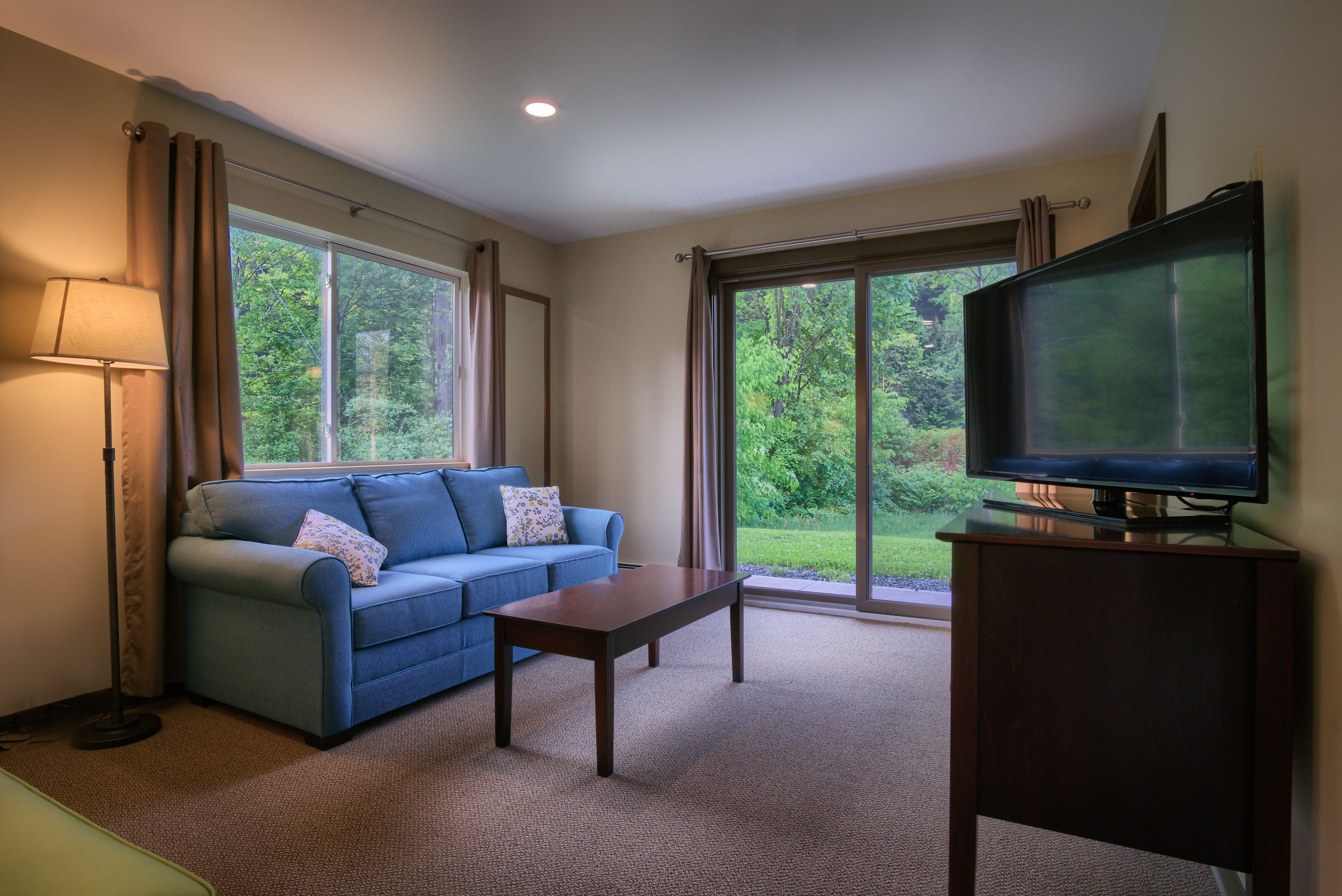 deluxe suite ada | 3 bedrooms, premium bedding, in-room safe, desk