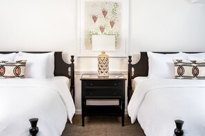 Habitación Deluxe, 2 camas Queen size | 1 habitación, tabla de planchar con plancha y cunas gratuitas 