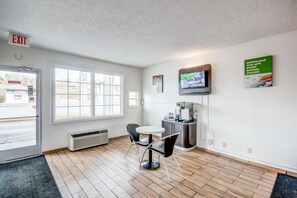 Business centre - Motel 6 Somerset, KY (Somerset)